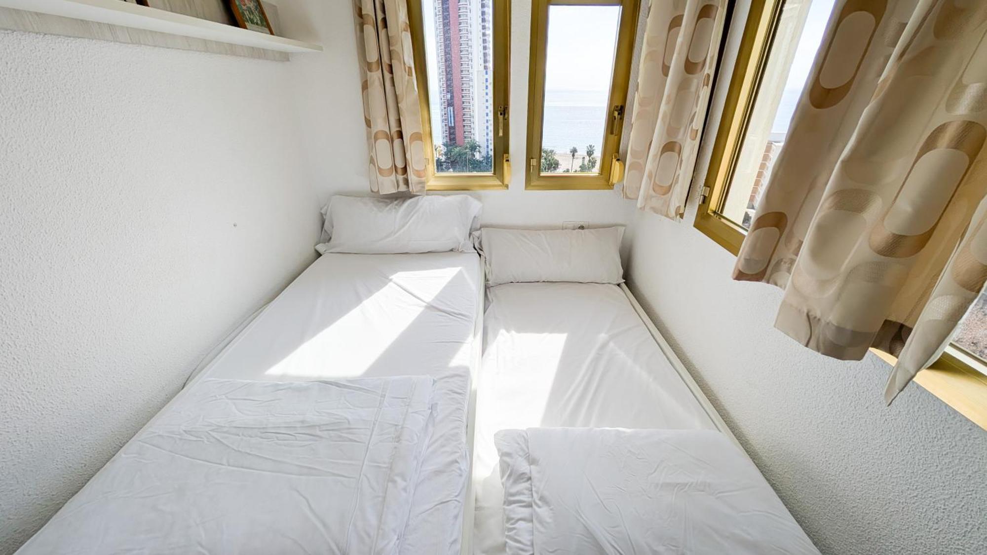 Gerona Sea View Apartments Бенидорм Экстерьер фото
